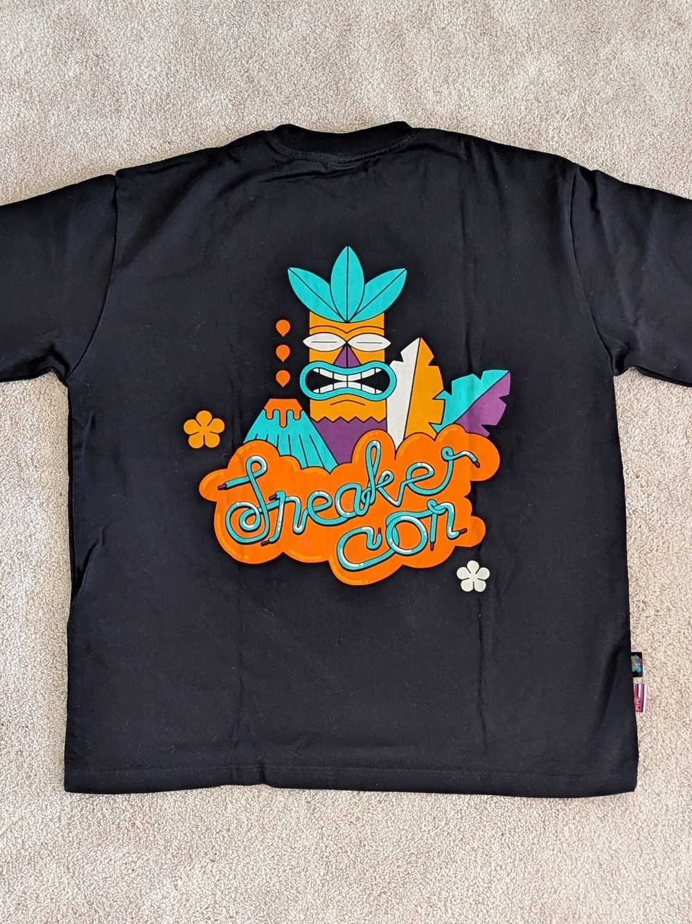Sneaker Con Black Graphic Tee Men's Large